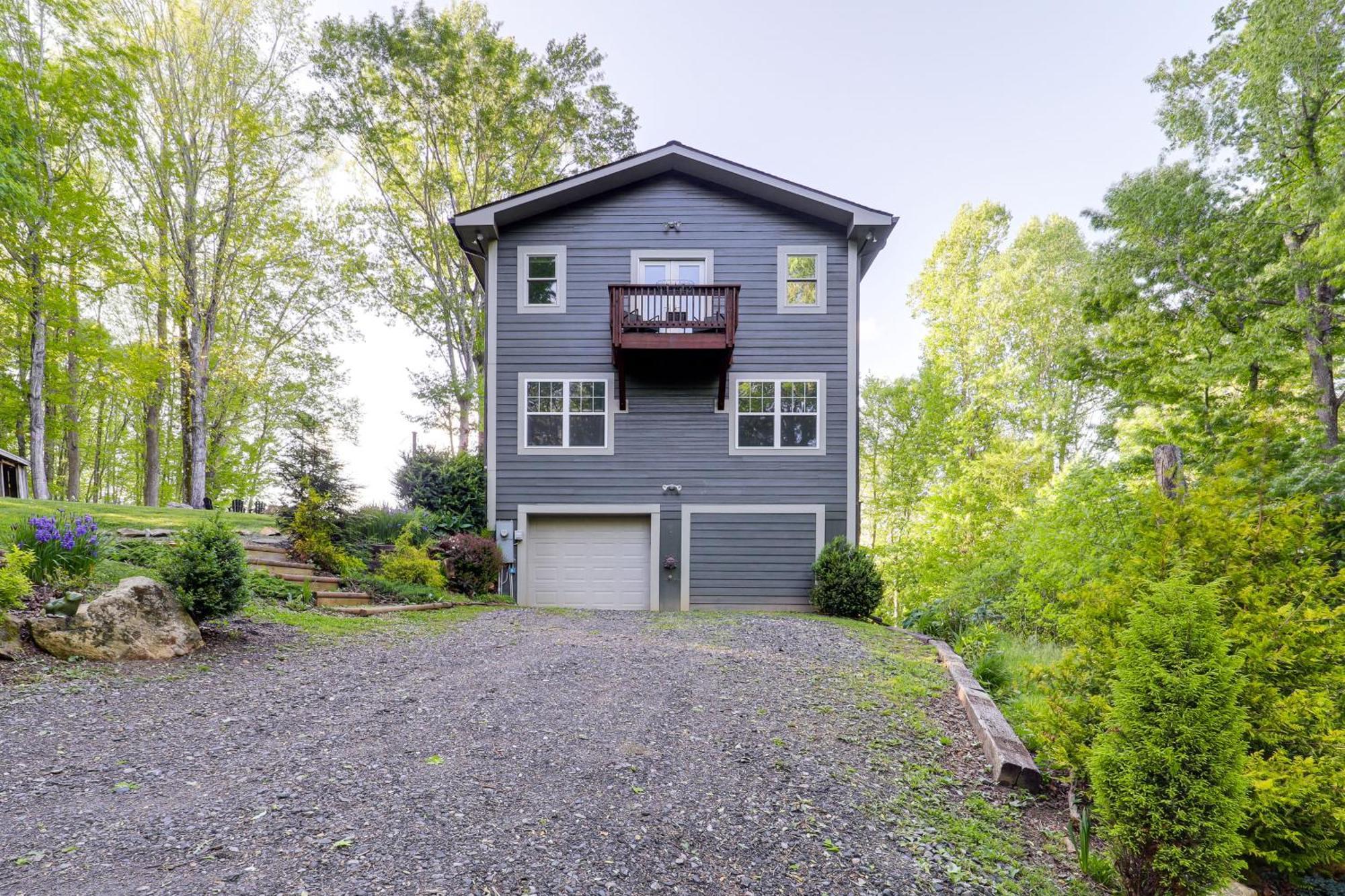 Luxe Appalachian Mountain Cabin With Hot Tub, Views Warrensville Kültér fotó